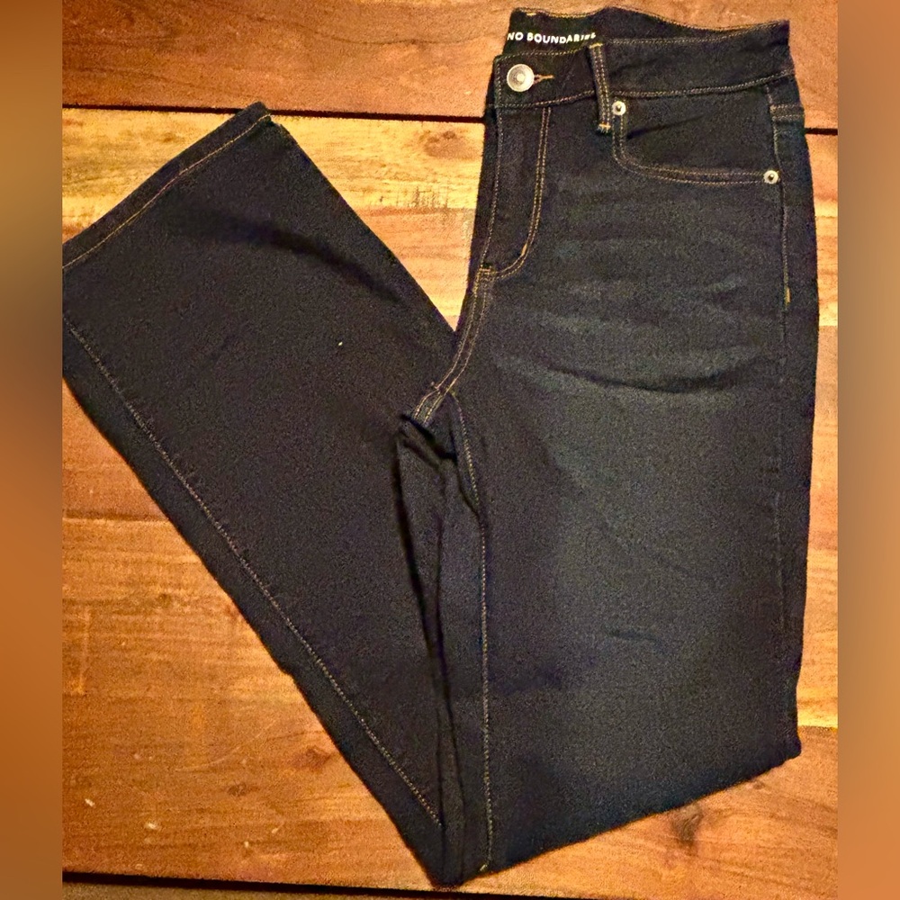 NWOT No Boundaries Jeans